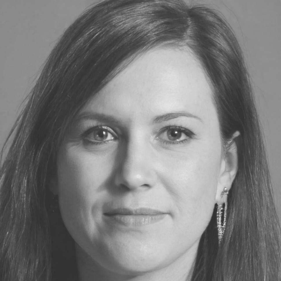 Professional headshot of Mei-Lin Chen, founder of Thinkonlogix, in business attire